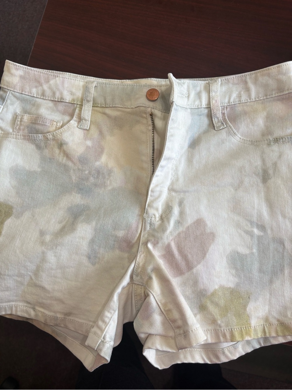 Universal Thread White with Abstract Watercolors High-Rise Women's Jean shorts